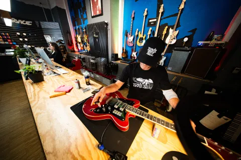 Guitar Service