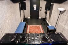 Room 19 - DJ