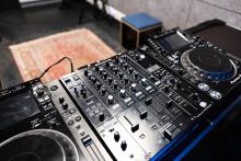 Room 21 - DJ