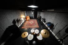 Raum 10 birds eye view drums