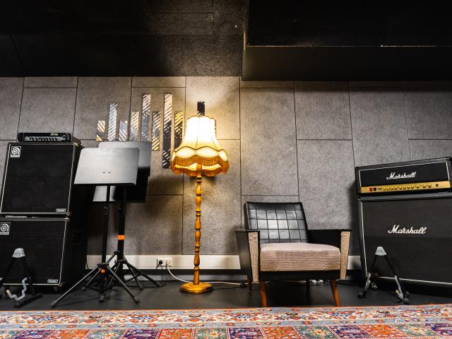 Room 13 - Pro