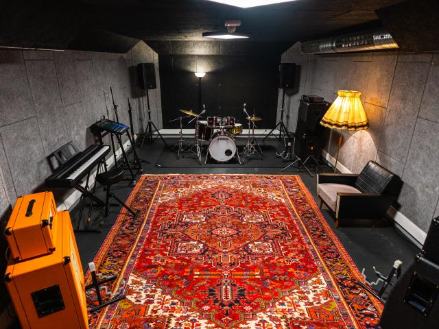 Room 14 - Pro