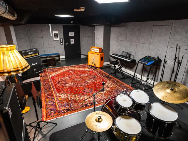Room 14 - Pro