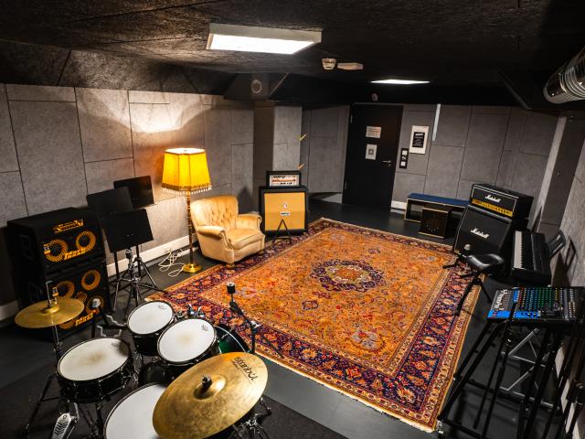 Room 15 - Pro