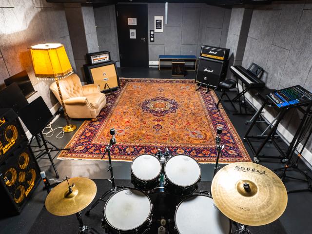 Room 15 - Pro