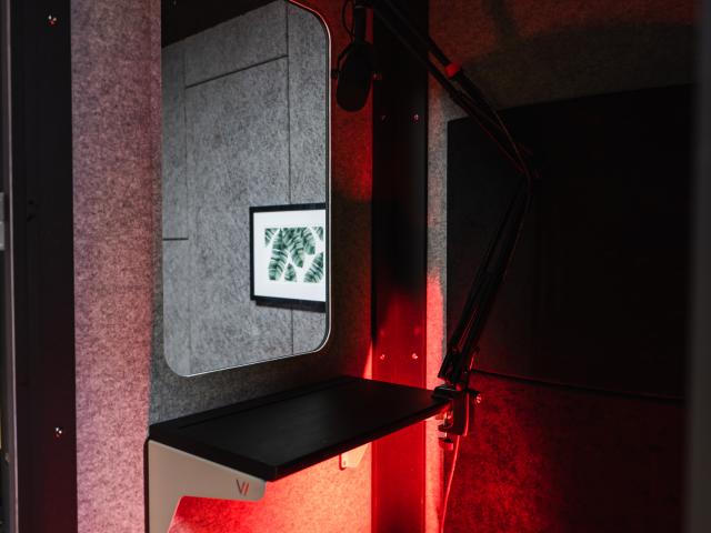 Vocal Booth with Shelf