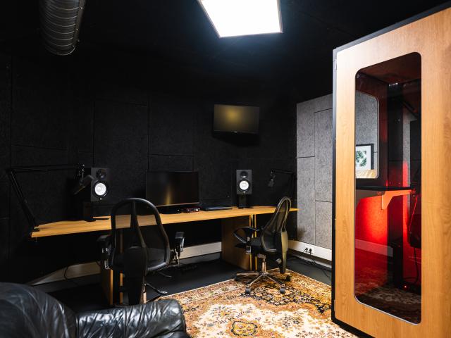 Big Producing Desk