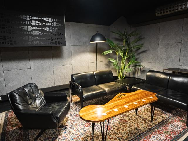 Room 8 - Lounge