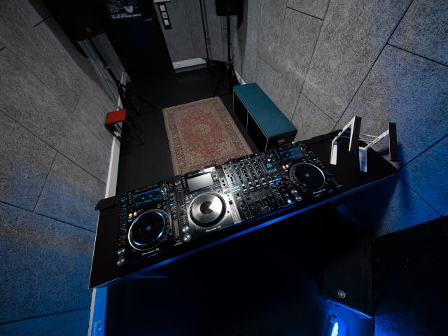 Raum 20 top view from behind