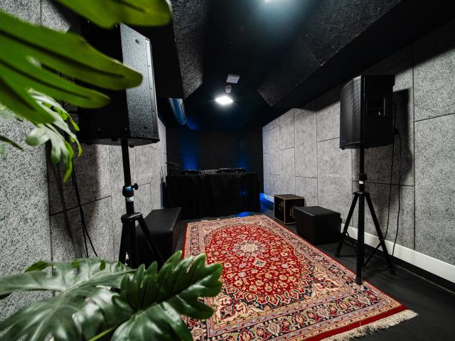 DJ Premium side view