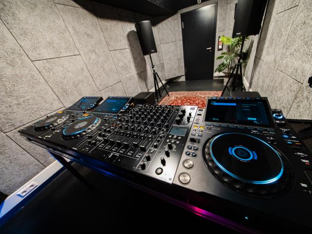 DJ Premium table view