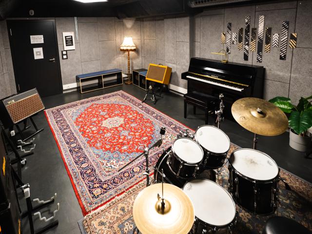 Room 3 - Pro