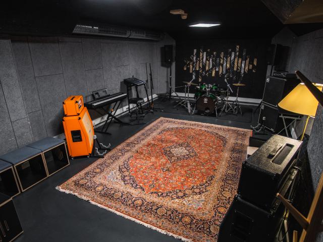 Room 11 - Pro