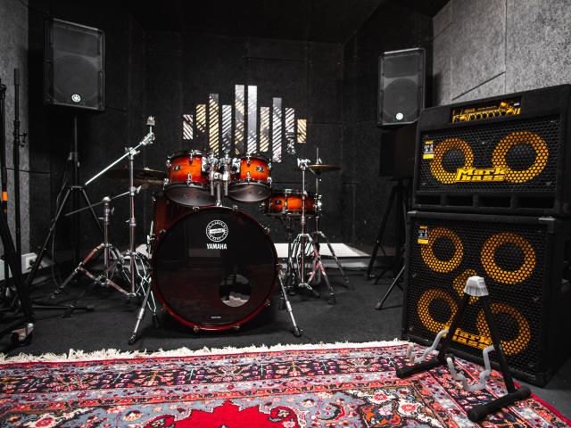 Room 1 - Pro