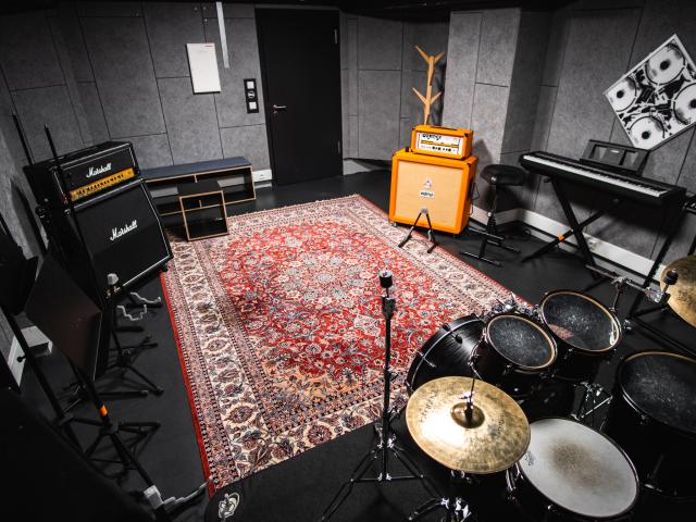 Room 4 - Pro