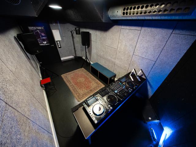 Room 20 angle view