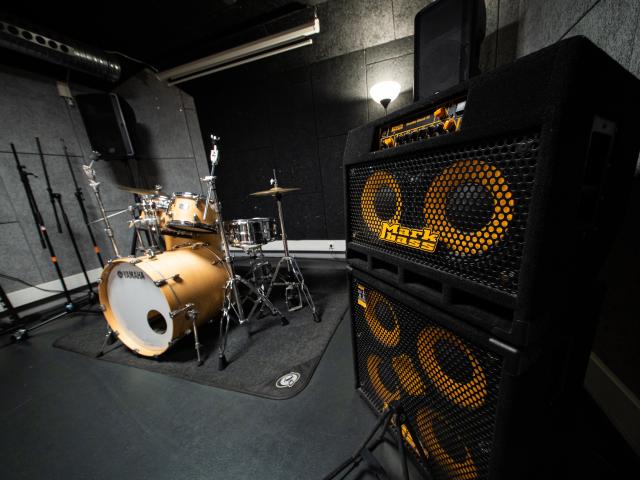raum 10 bass amp